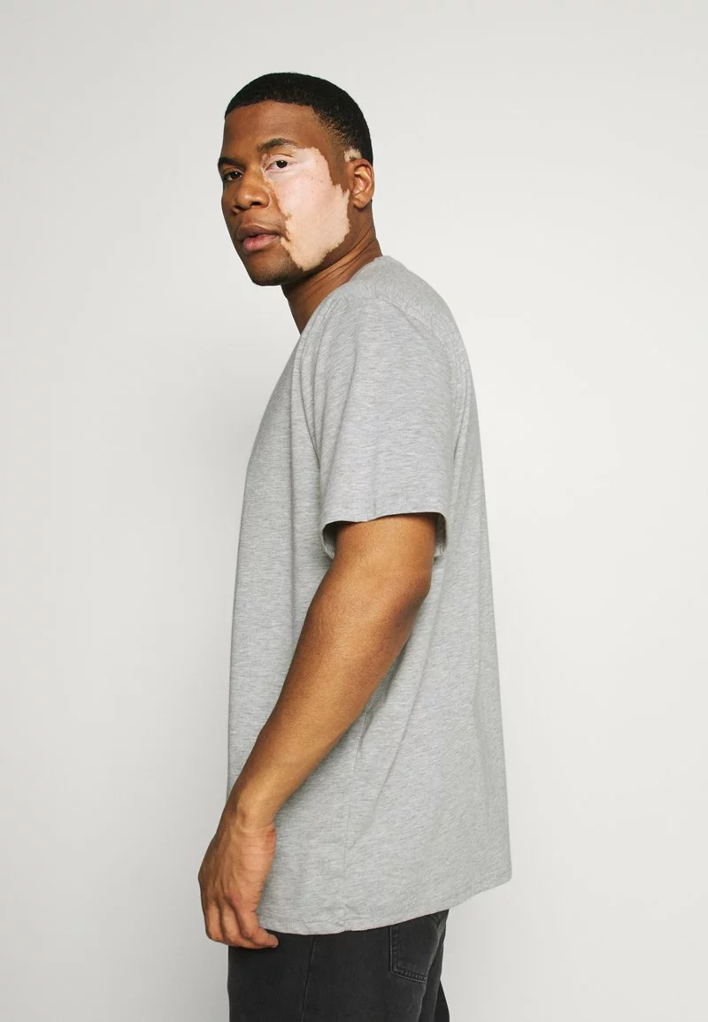 Pier One Uomo 5 PACK - T-shirt Basic - Khaki/grey/dark Blue - immagine 2