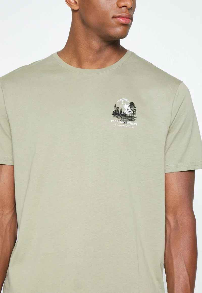 Pier One Uomo MOON SCENE GRAPHIC T-SHIRT - T-shirt Con Stampa - Olive - immagine 6
