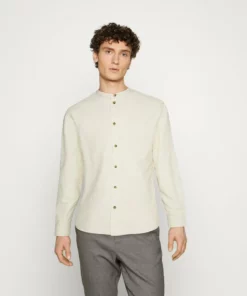 Pier One Uomo COLLAR OXFORD - Camicia - Off-white